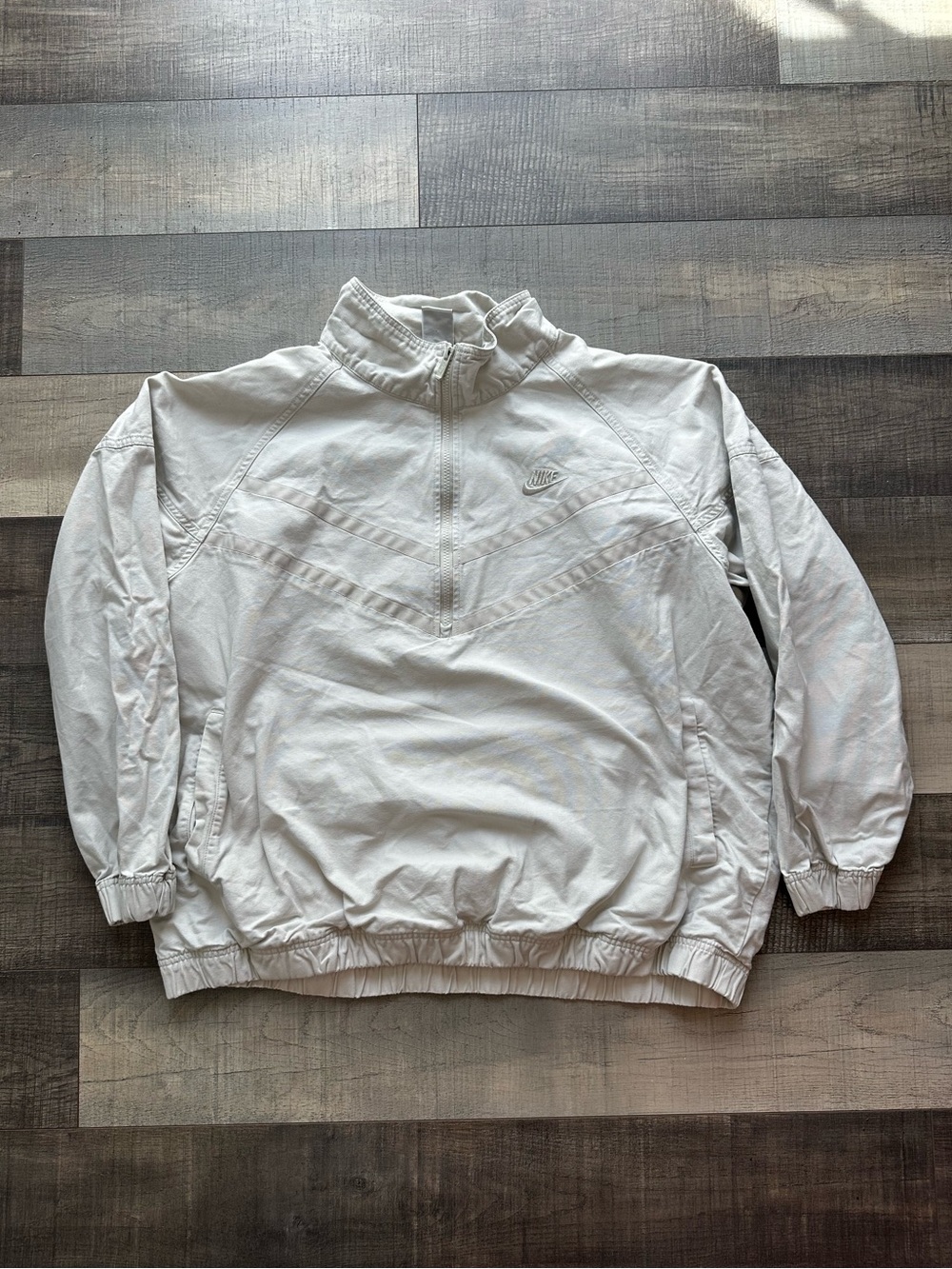 Nike Men's Light White Quarter-Zip Windbreaker Pullover